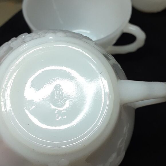 Vintage Mid-century Anchor Hocking Harvest Grape Milk Glass Punch/coffee cups-10 - Picture 3 of 7